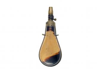 A Transparent Horn Powder Flask