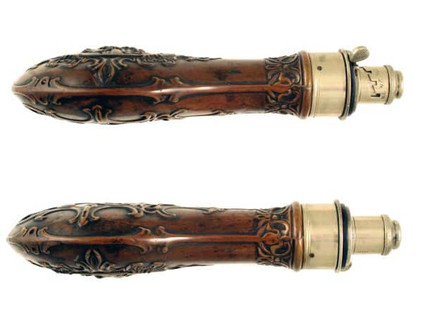 A Fine â€˜Pharaohâ€™s Horseâ€™ Powder Flask - Image 3