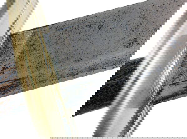 An Early Hanger - Image 4