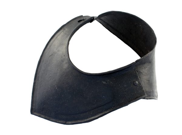 A English Gorget - Image 3