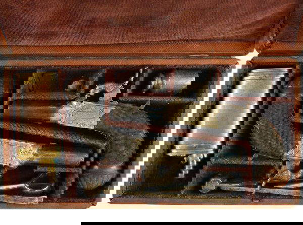 A Cased Pair of Pistols - Image 2