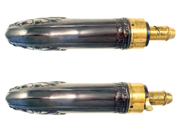 A Superb Powder Flask - Image 3