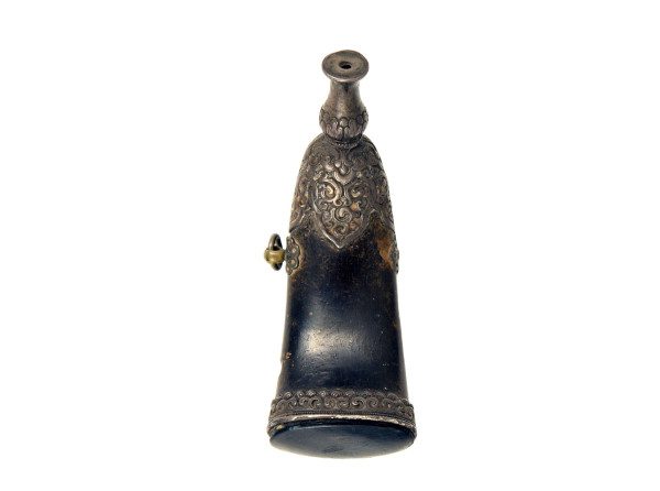 A Silver Mounted Horn Flask. - Image 2