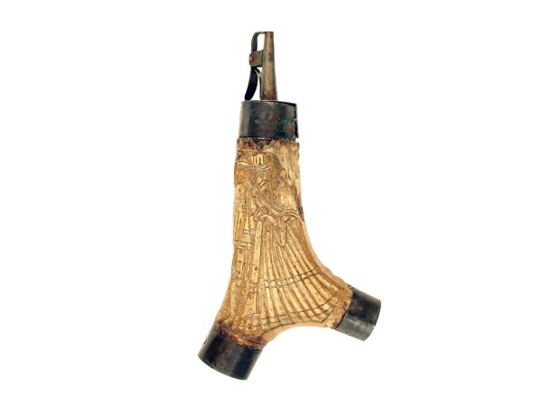 A Late 16th Century Powder Horn.